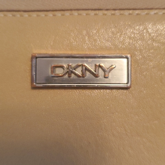DKNY Camel Zip Wallet - Picture 2 of 6